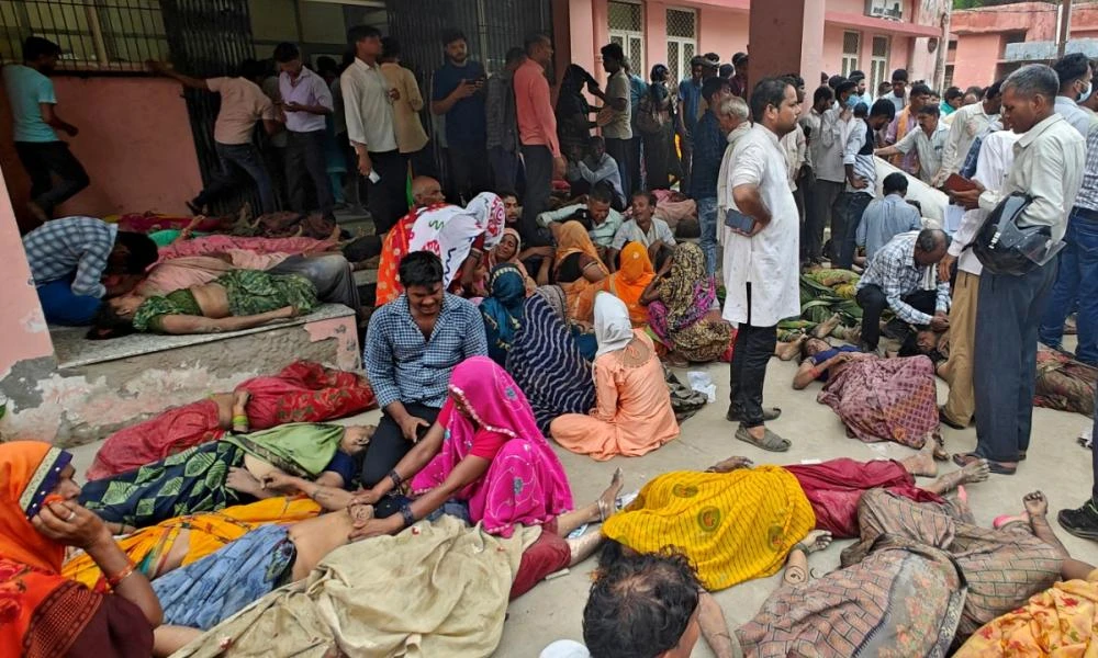 Τραγωδία στην Ινδία: 166 νεκροί από το ποδοπάτημα σε θρησκευτική συνάθροιση